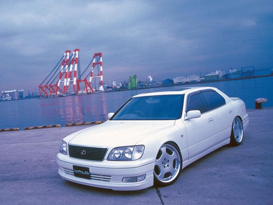 Lexus LS400 by Wald 1997 года  (фото 9 из 13)